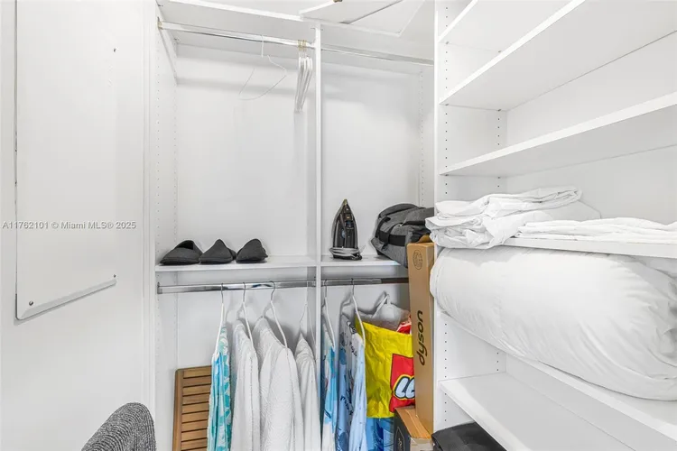 Paraiso Bay #4903 image #24