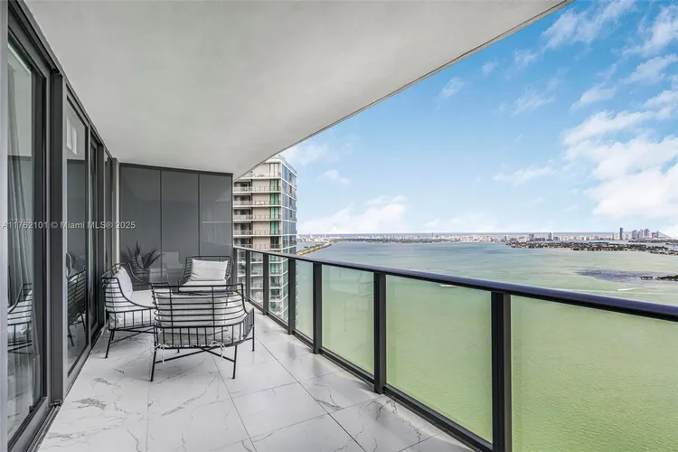 Paraiso Bay #4903 image #25