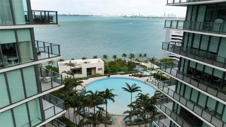 Paraiso Bay #4903 image #32