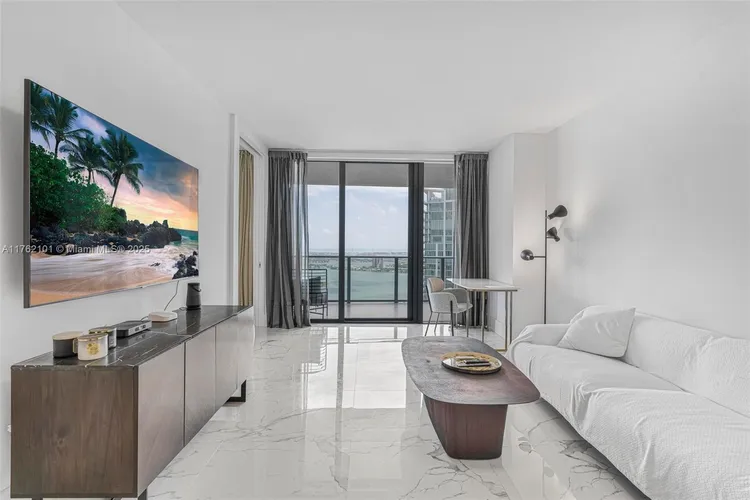 Paraiso Bay #4903 image #7