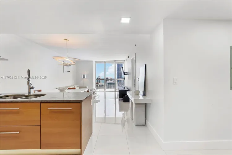 Icon Brickell II #4907 image #10