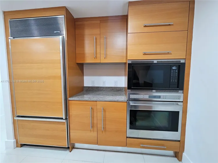 Icon Brickell II #4907 image #9