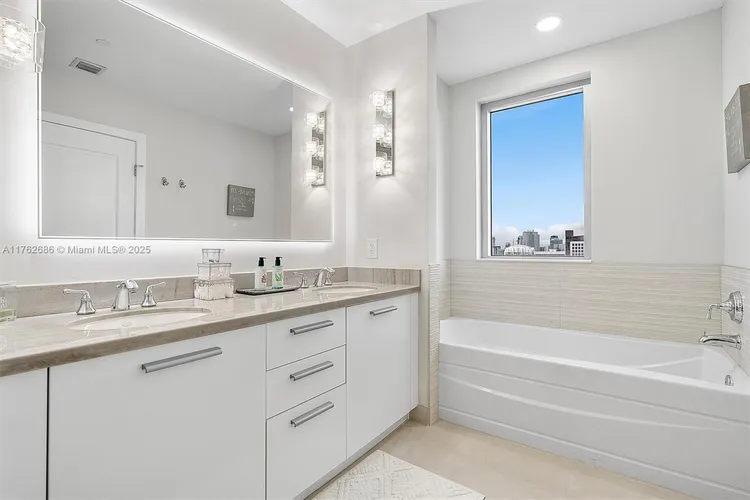 Avenue 1060 Brickell #4303 image #16