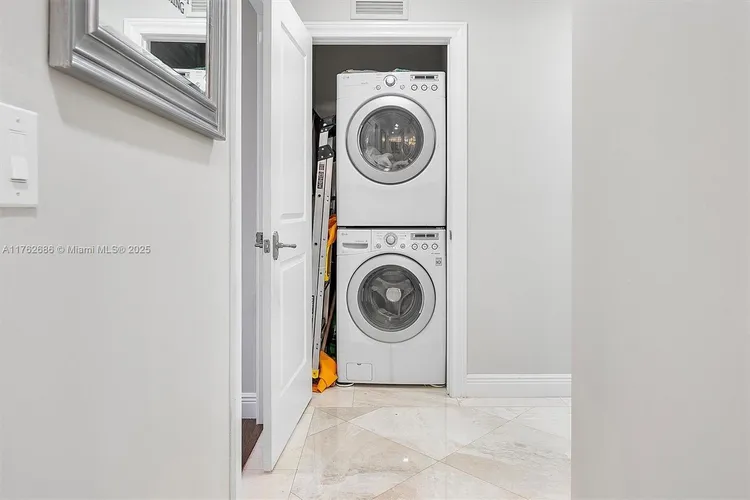 Avenue 1060 Brickell #4303 image #31