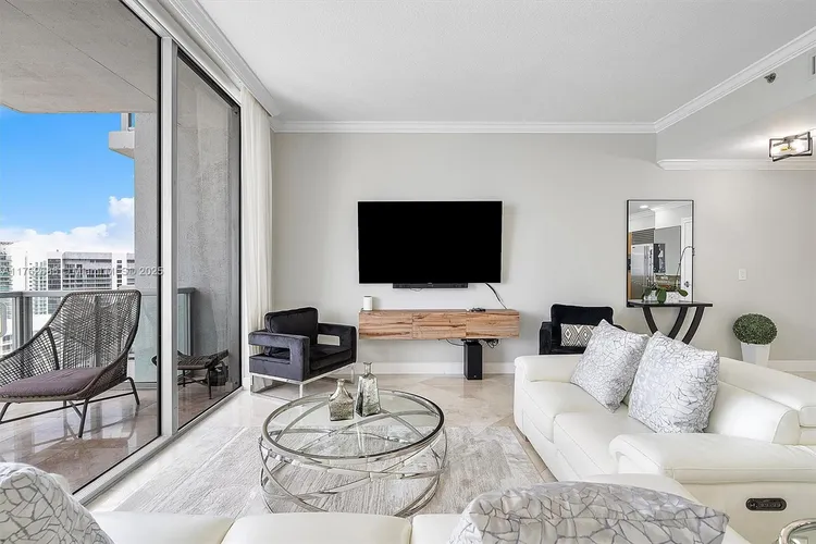 Avenue 1060 Brickell #4303 image #9