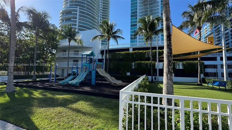 Skyline On Brickell #1012 image #14