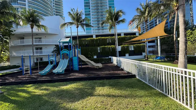 Skyline On Brickell #1012 image #15