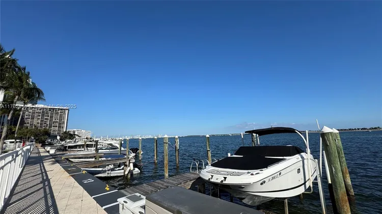 Skyline On Brickell #1012 image #17