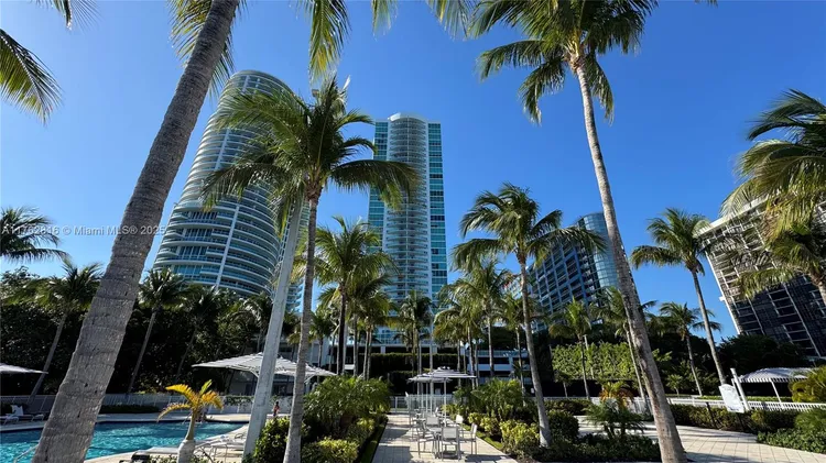 Skyline On Brickell #1012 image #19