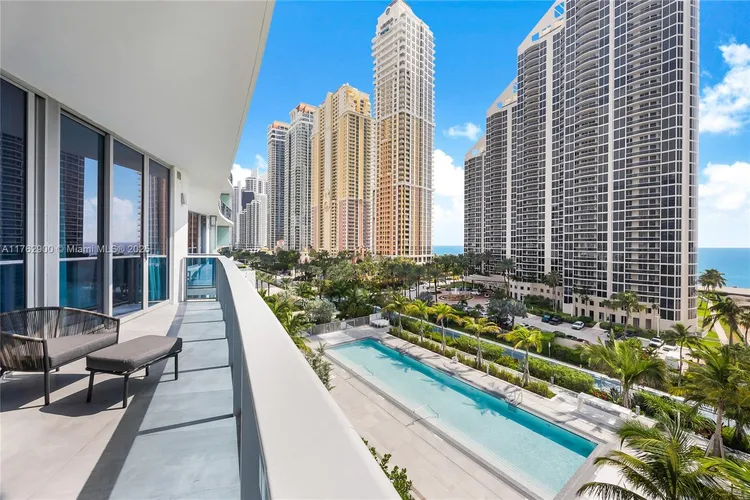 Aurora #702 image #11