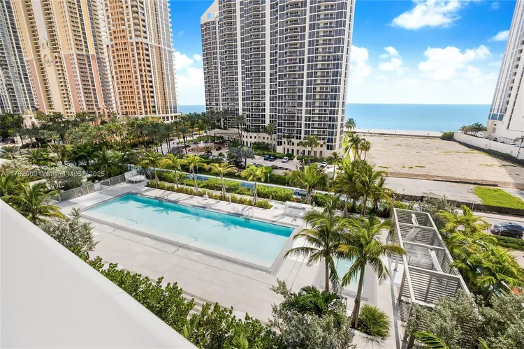 Aurora #702 image #14