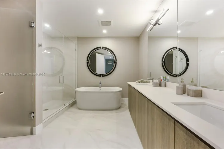 Aurora #702 image #7