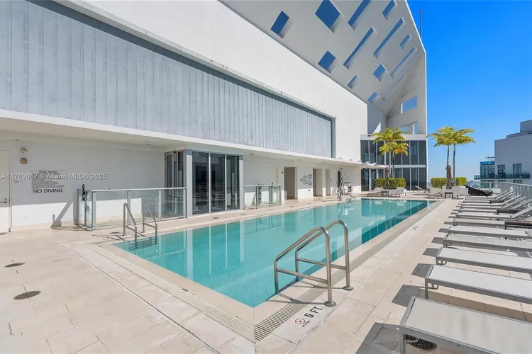 Brickell House #2404 image #18