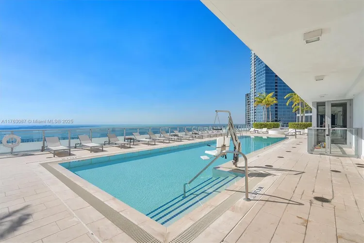 Brickell House #2404 image #19