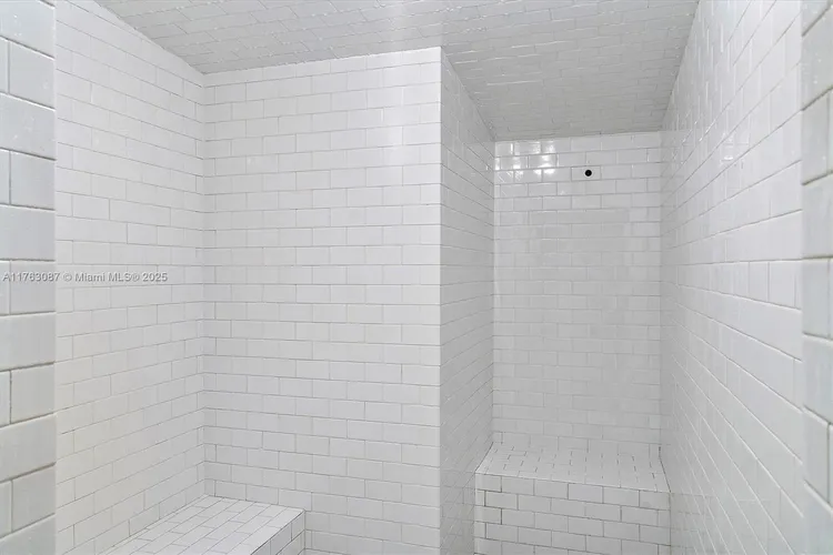 Brickell House #2404 image #31
