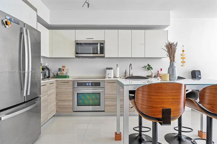 Brickell House #2404 image #8