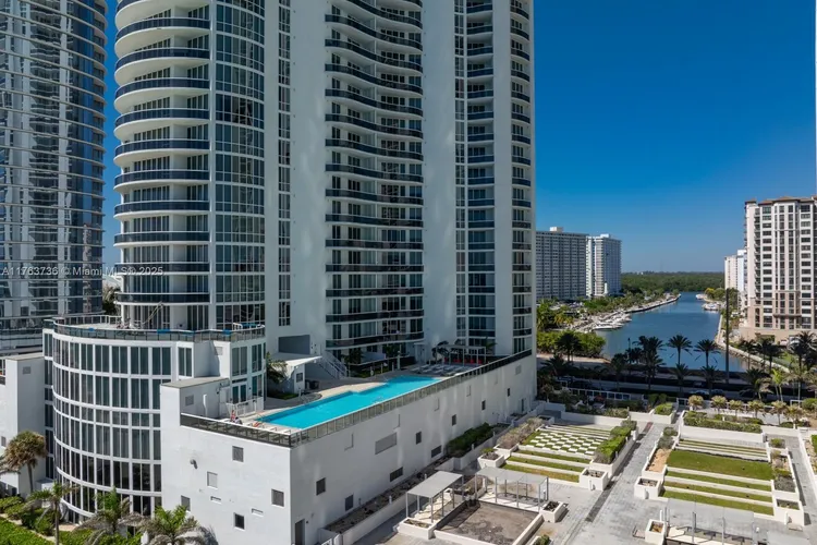 Trump Tower 3 #503 image #24