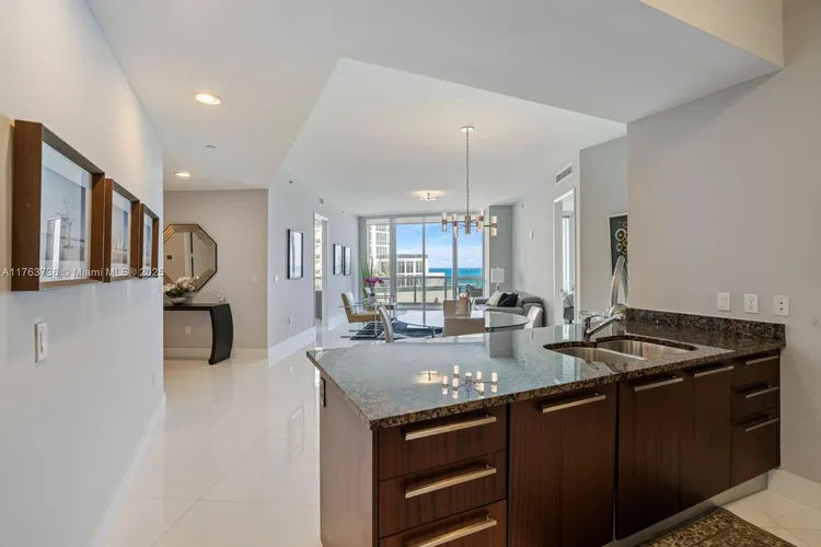 Trump Tower 3 #503 image #6