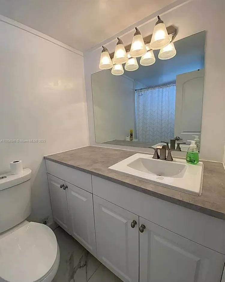 Bayshore Yacht Tennis Club #512 image #13