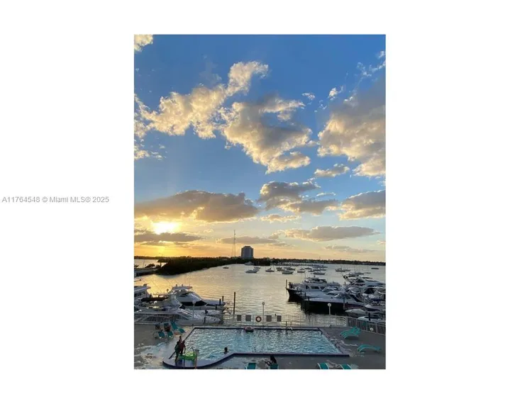 Bayshore Yacht Tennis Club #512 image #17