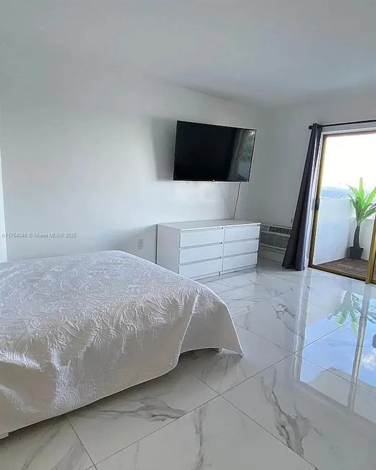 Bayshore Yacht Tennis Club #512 image #8