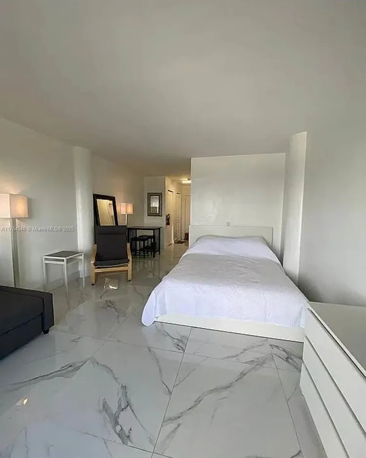 Bayshore Yacht Tennis Club #512 image #9