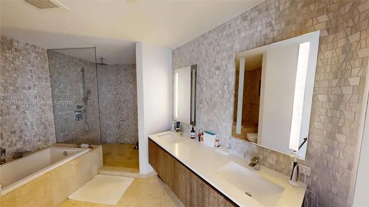 Reach Brickell City Centre #1111 image #11