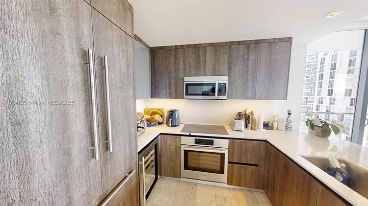 Reach Brickell City Centre #1111 image #16