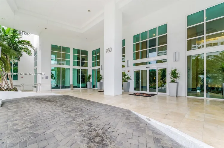 The Plaza on Brickell North #2909 image #34