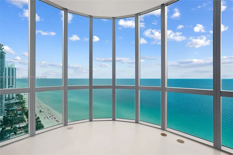 Chateau Beach Residences #2701 image #13