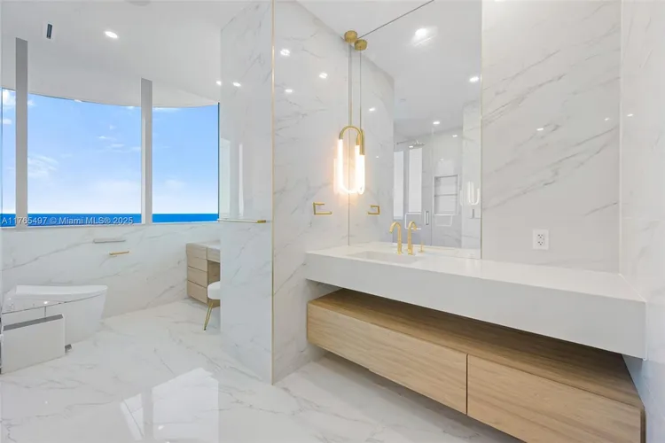 Chateau Beach Residences #2701 image #16