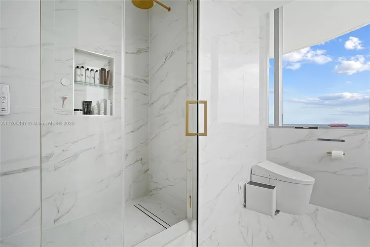Chateau Beach Residences #2701 image #17