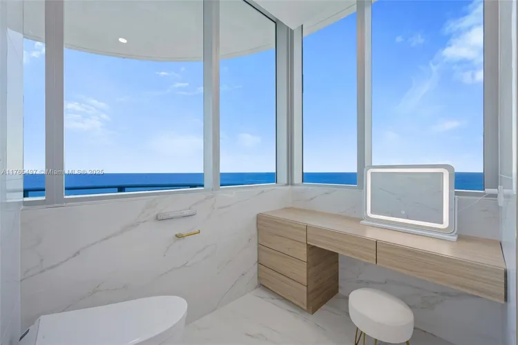 Chateau Beach Residences #2701 image #18