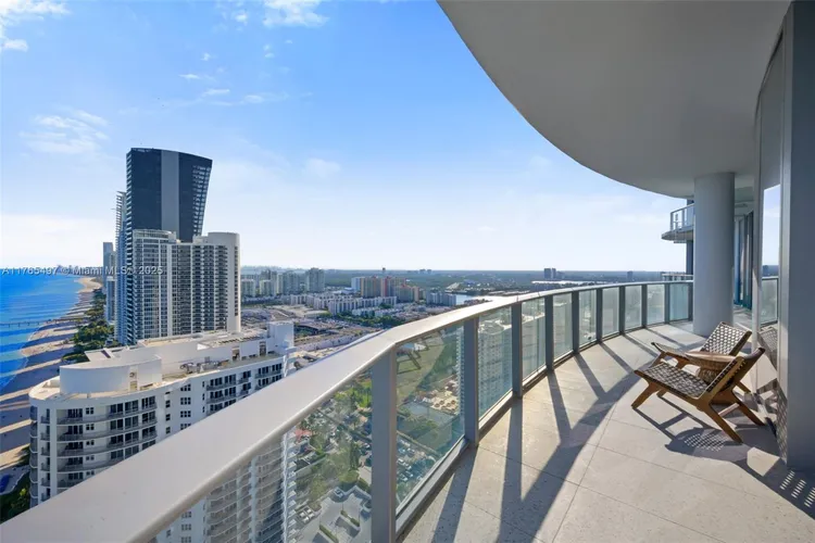 Chateau Beach Residences #2701 image #38