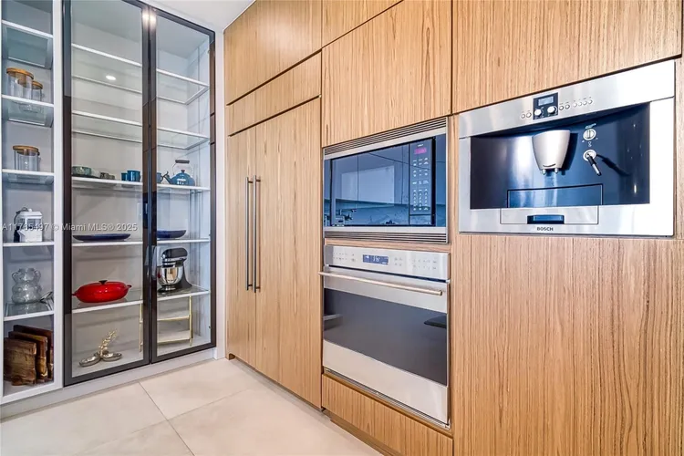 Chateau Beach Residences #2701 image #7