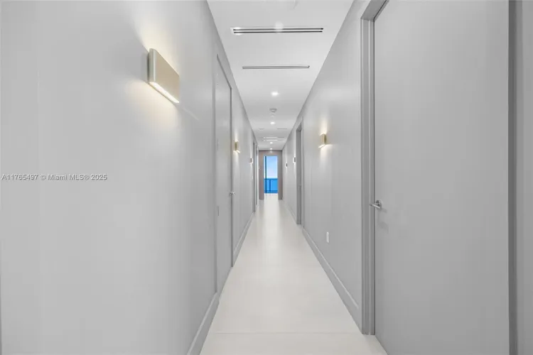 Chateau Beach Residences #2701 image #9
