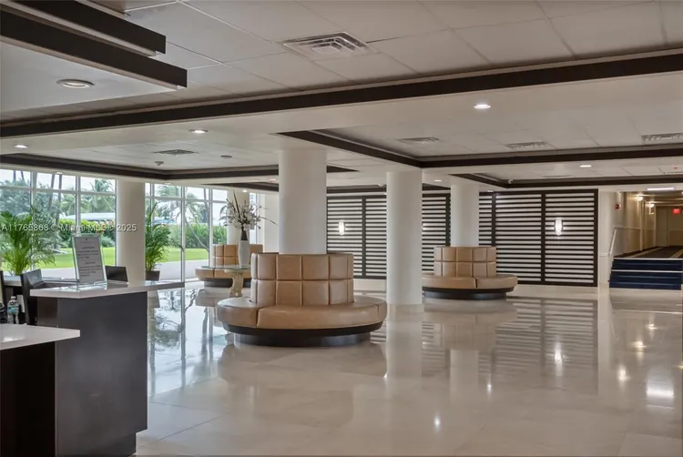 Carriage Club North #506 image #31