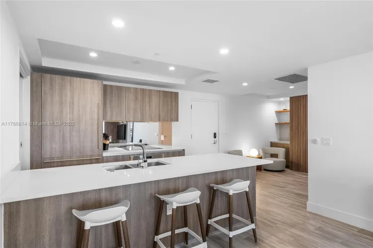 SLS Lux Brickell #4410 image #8