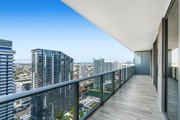 SLS Lux Brickell #4410 image #9