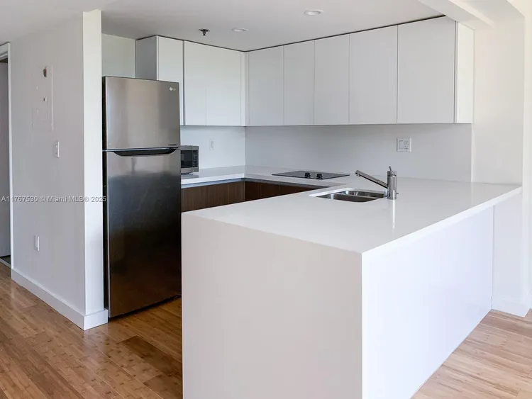 Brickell Key II #407 image #11