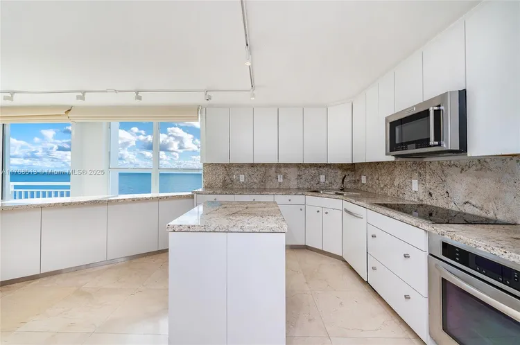 Sands of Key Biscayne #9E image #7
