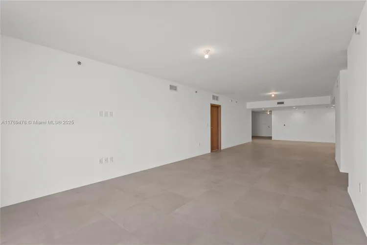 Onda Residences #402 image #14