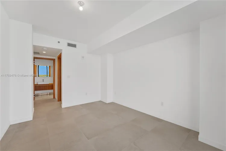 Onda Residences #402 image #28