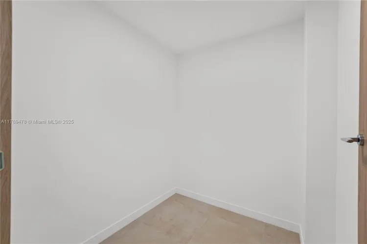 Onda Residences #402 image #30