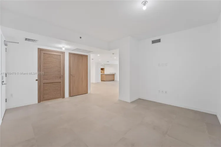 Onda Residences #402 image #38