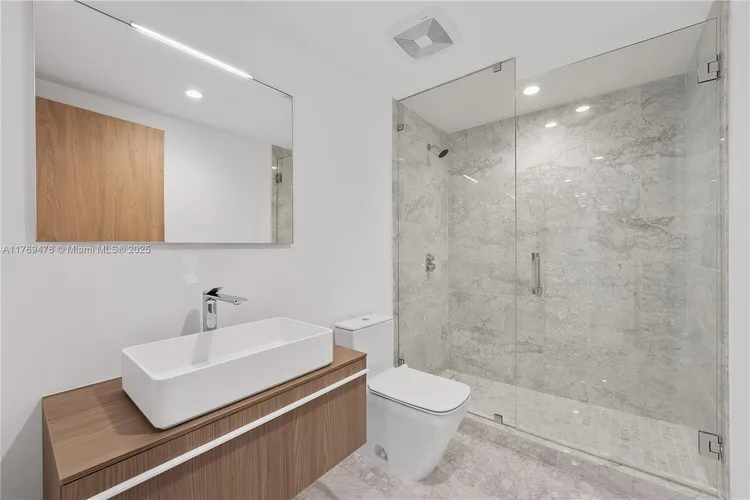 Onda Residences #402 image #39