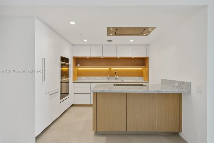 Onda Residences #402 image #7