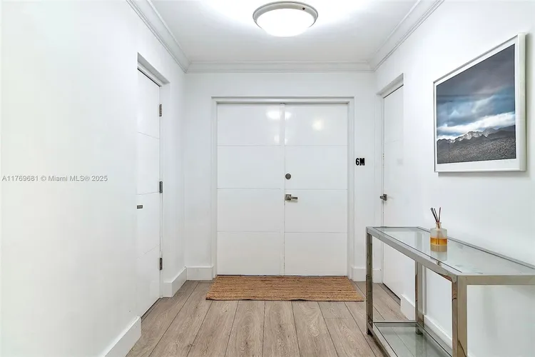 Sands of Key Biscayne #6M image #19