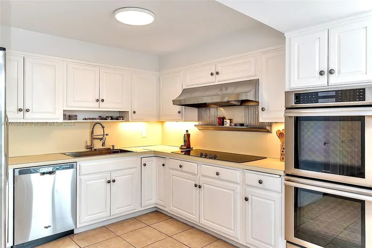 Sands of Key Biscayne #6M image #7