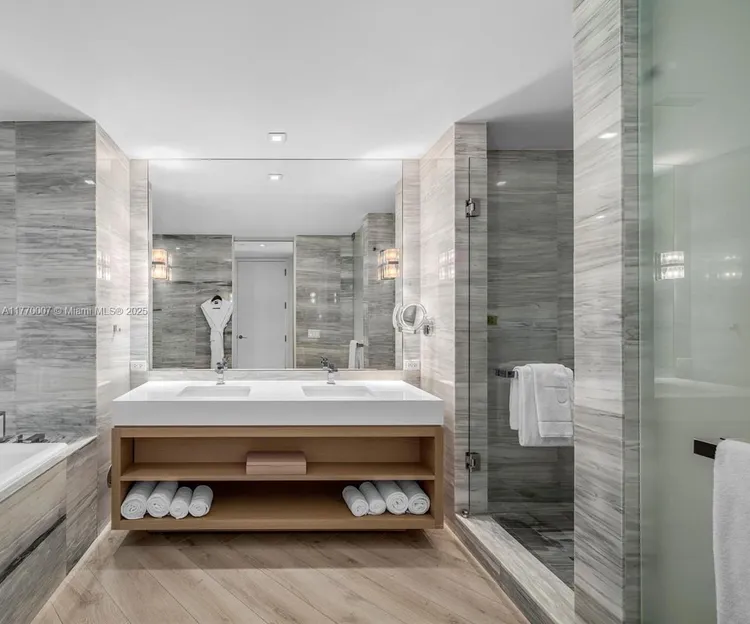 W South Beach #1604 image #16